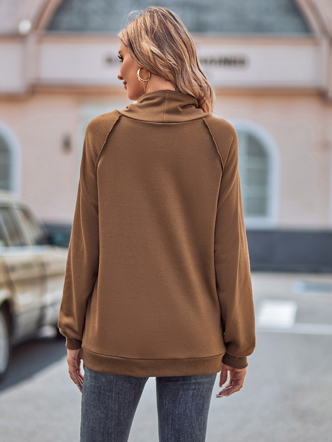 Drawstring Sweatshirt with Pockets